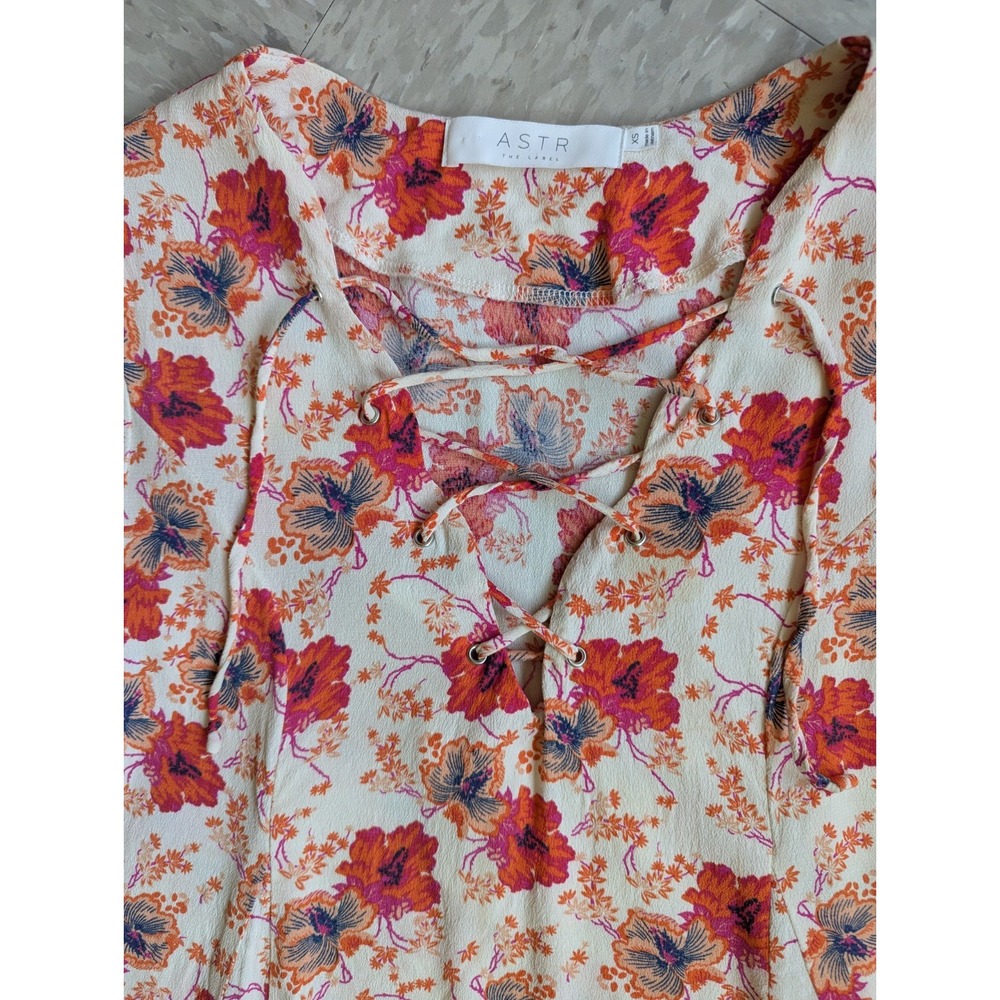 Astr the Label Coral Pink Baby Doll Hibiscus Floral Lace Up Shift Dress - Picture 4 of 7